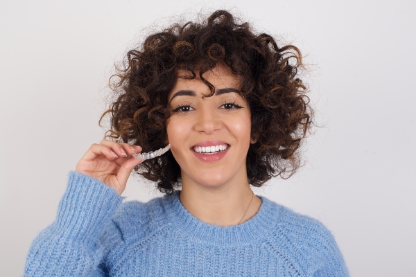 Clear Aligners Vs  Braces: Which Straightening Option Fits Your Lifestyle?